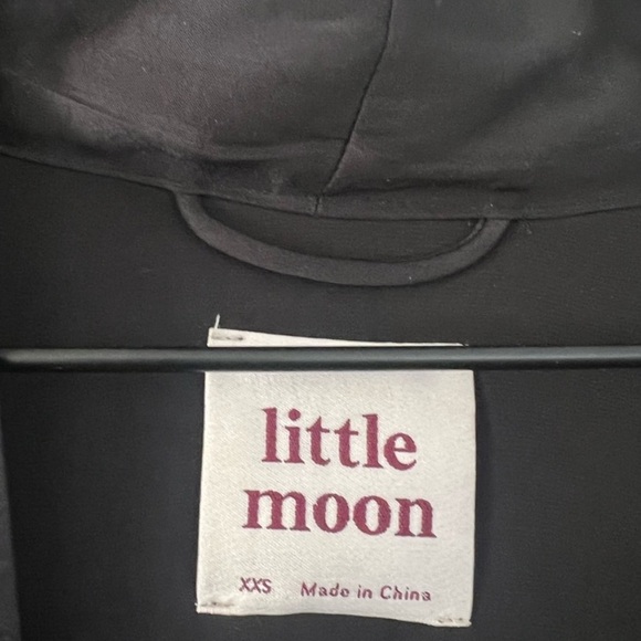 Little Moon Robe - Picture 2 of 3